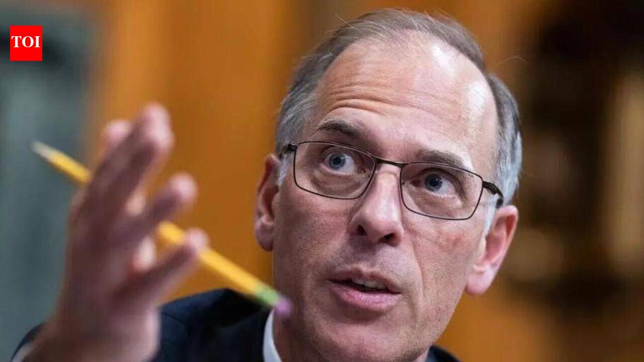 Moody's Analytics chief economist Mark Zandi warns of high risk of recession in America; unless the US government changes ...