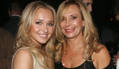 Hayden Panettiere says mother superglued baby teeth back in her mouth for acting jobs