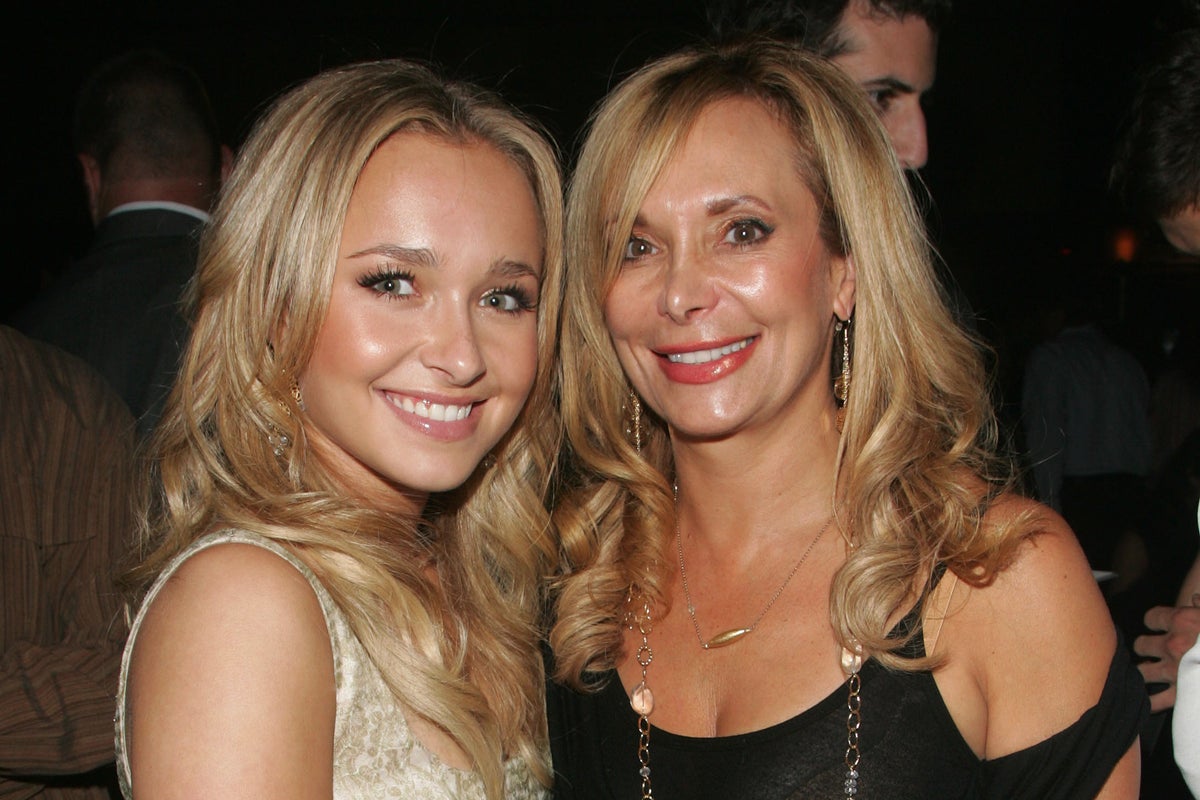 Hayden Panettiere says mother superglued baby teeth back in her mouth for acting jobs