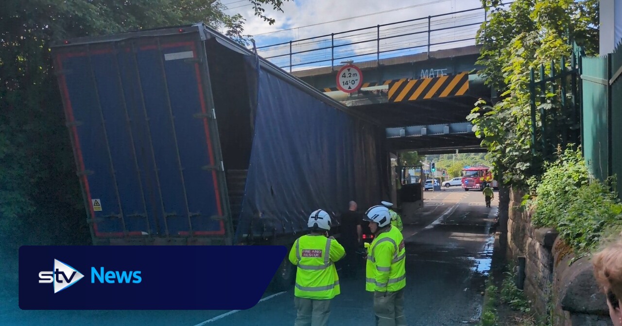 Trains between Glasgow and Edinburgh disrupted after lorry strikes bridge