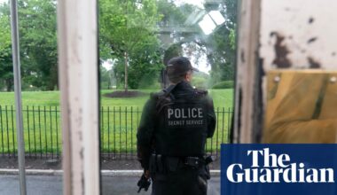 Suspected gunman dies after volley of gunshots heard near White House | Washington DC