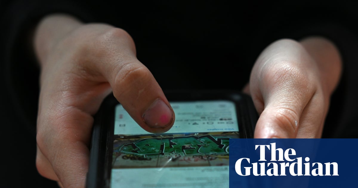 Labour set to announce crackdown on social media for children within weeks | Social media ban