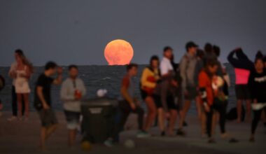 How to catch this week’s rare blue moon event ― that won’t happen again until 2028