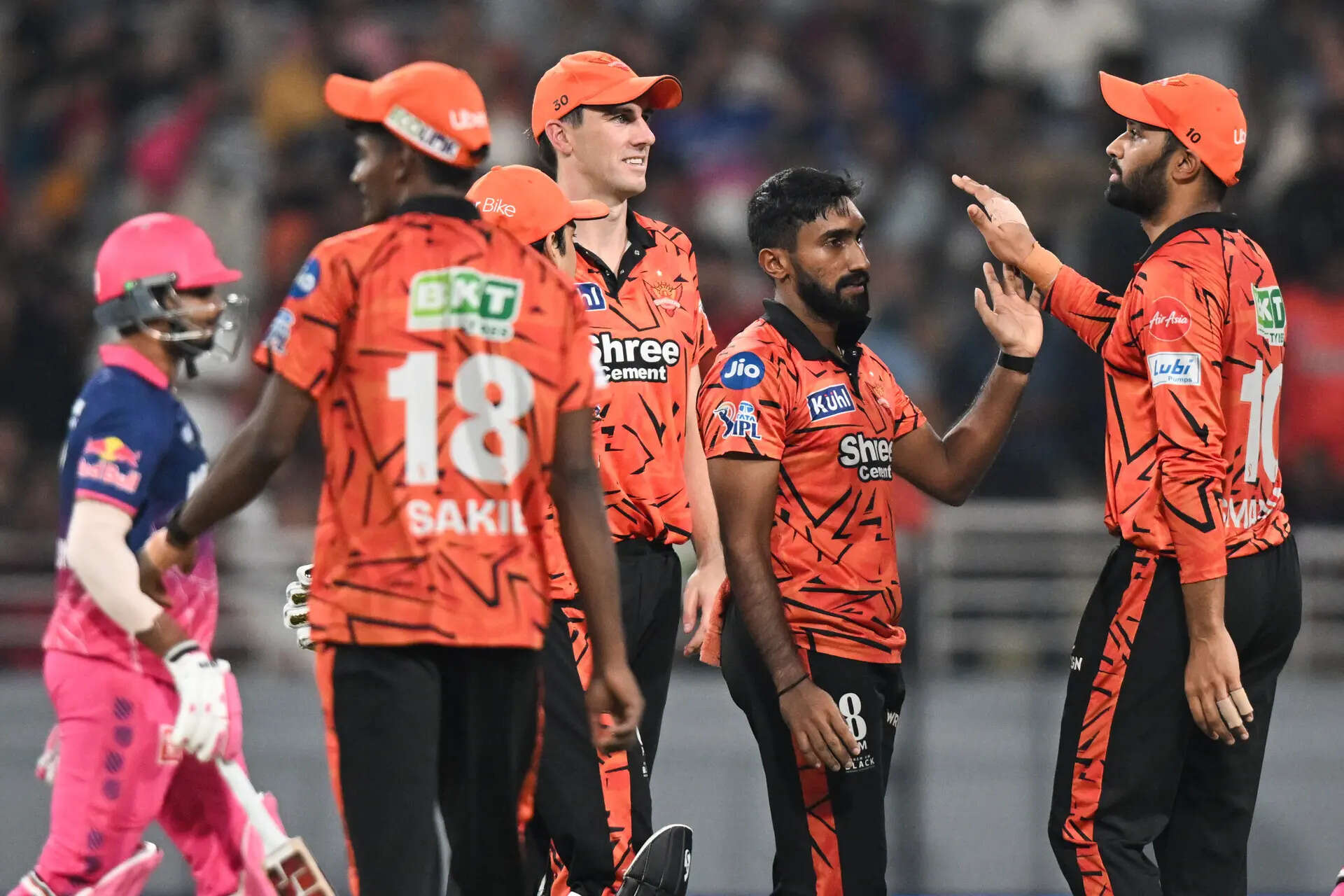 Sunrisers Hyderabad's Eshan Malinga and teammates celebrate the wicket of Rajasthan Royals' Dasun Shanaka. (ANI Photo) Sunrisers Hyderabad