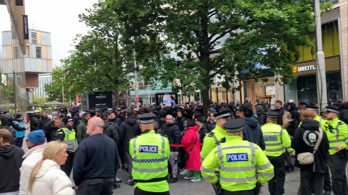 Police on Paradise Street after queues formed.