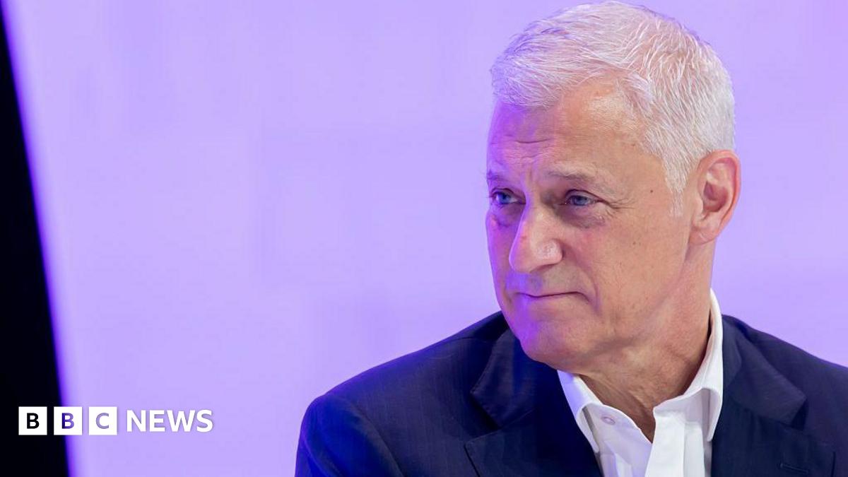 Bill Winters, Group Chief Executive of Standard Chartered Bank, speaks at a conference in Hong Kong last November.