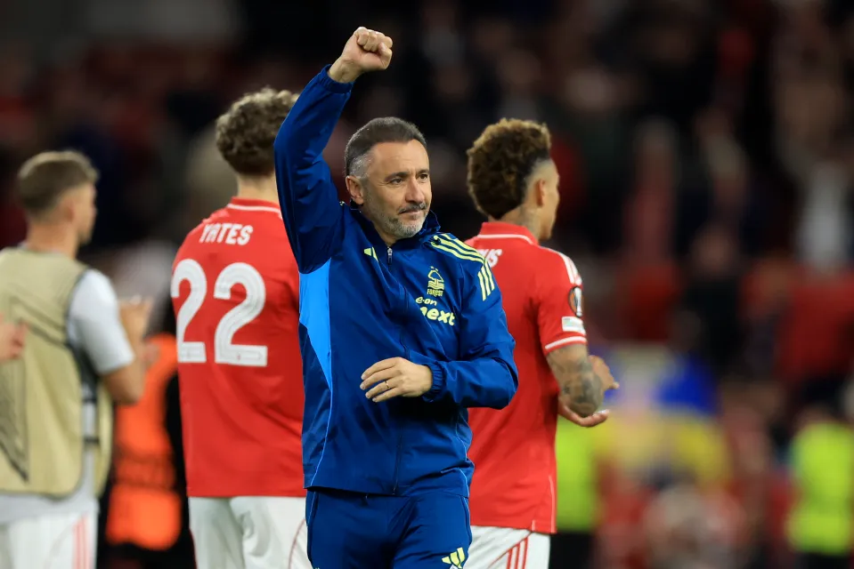 Vitor Pereira celebrates with Forest's supporters