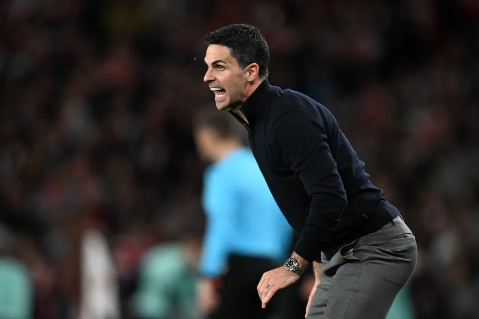 Mikel Arteta reacts during Arsenal's second leg against Atletico Madrid