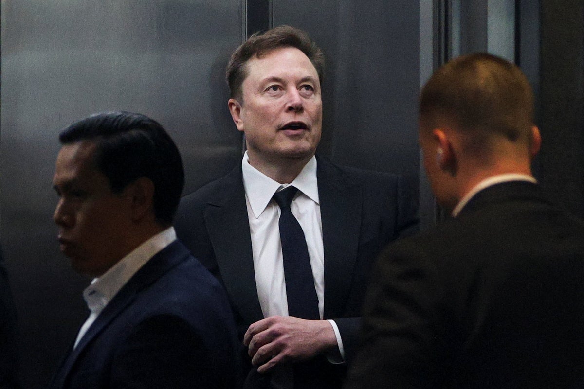 Texas residents sue Elon Musk’s SpaceX over sonic booms - The Independent