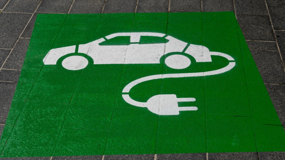 The Infrastructure Gap Threatening Britain's EV Transition