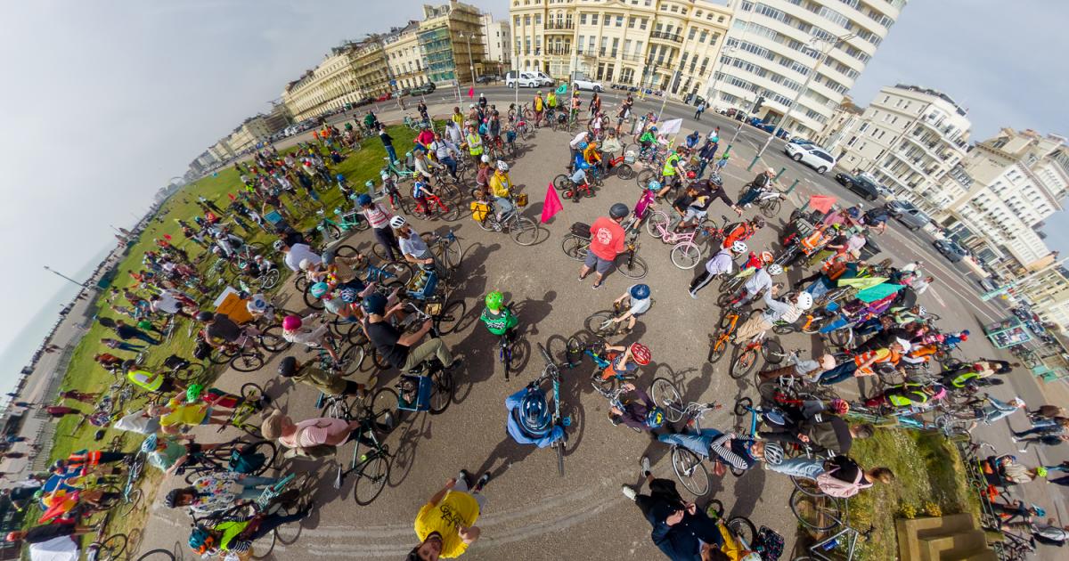 Hove Kidical Mass event draws hundreds for cycling safety