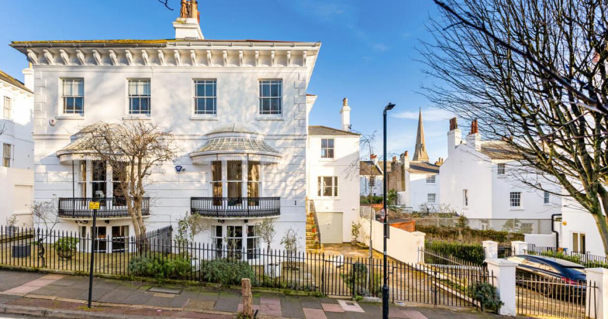 Brighton home designed by legendary architect goes on sale