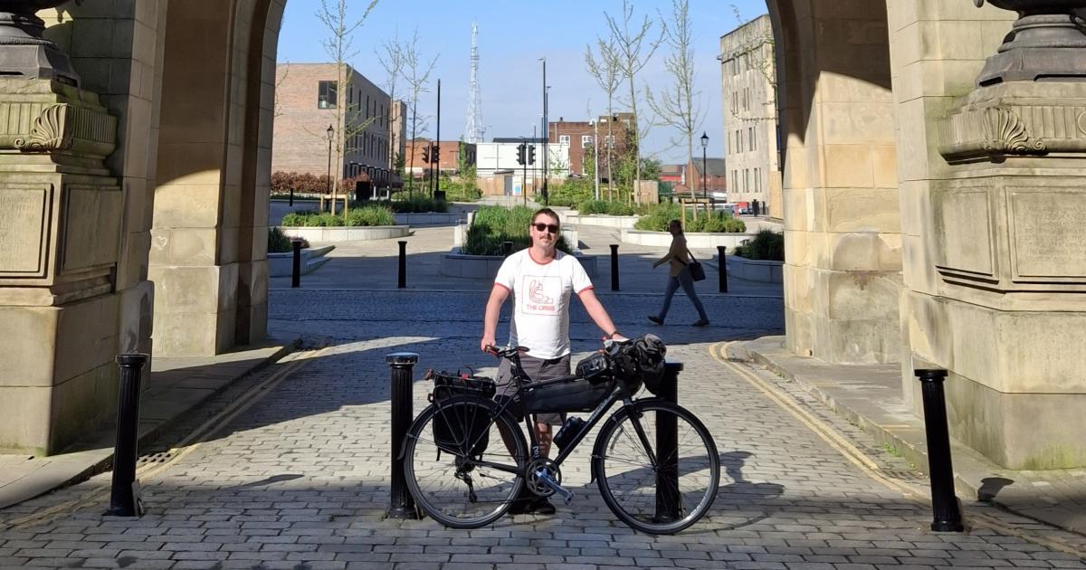 Bolton cyclist ride to Le Mans to Le Mans for Doctors without Borders