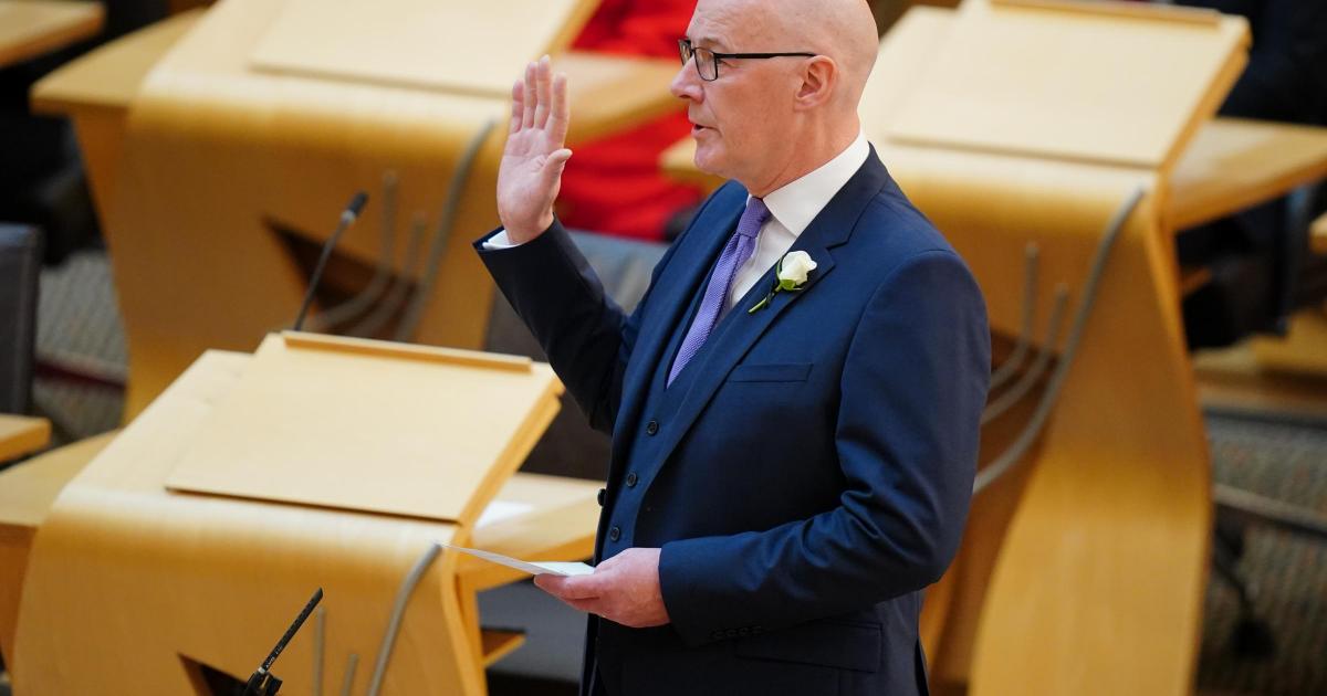 What is the white rose SNP MSPs are wearing in Holyrood?