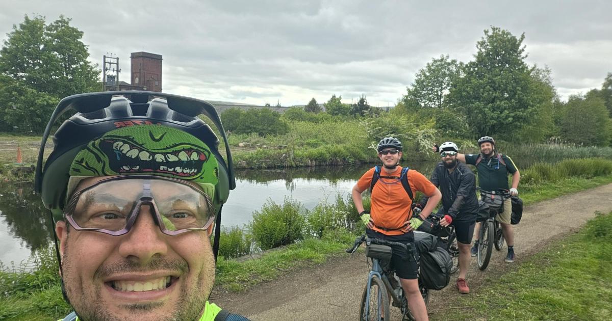 Runcorn cyclists cycle 535km for North West Cancer Research