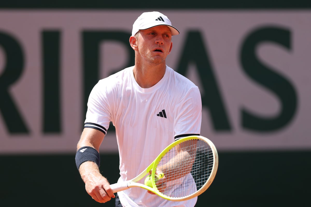 Alejandro Davidovich Fokina: French Open player reacts after being dumped and ghosted by coach mid-tournament