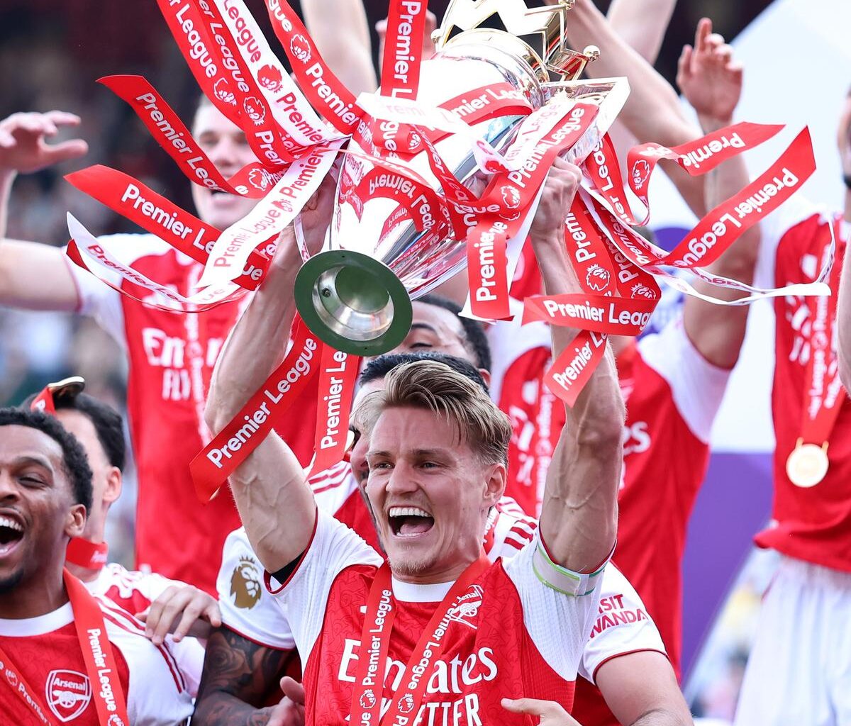 Arsenal lift Premier League title for first time in 22 years - London Evening Standard