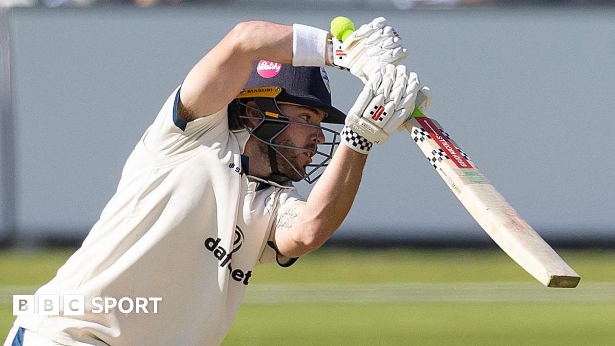 Caleb Jewell batting for Derbyshire