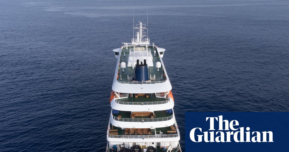 Unwell British crew member to be ‘urgently’ evacuated from cruise ship after hantavirus cases | Infectious diseases
