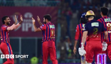 Lucknow Super Giants celebrate after Jacob Bethell's dismissal