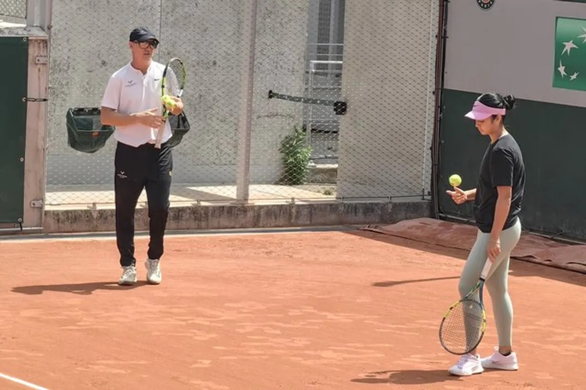 Fans flock to Alex Eala’s Roland Garros practice session - ABS-CBN