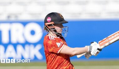 The Blaze captain Kirstie Gordon playing a pull shot
