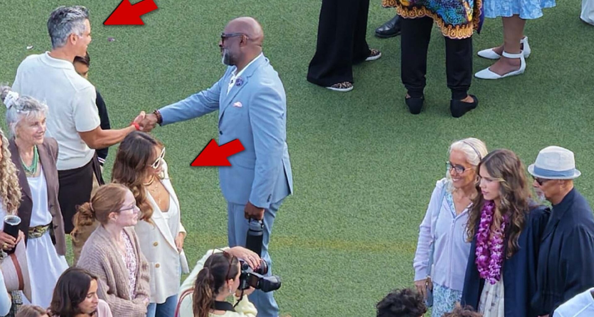Jessica Alba and Ex Cash Warren Keep Their Distance at Daughter's Graduation