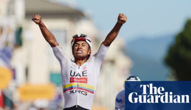 Giro d’Italia: Narváez storms past Mas for third win as Eulálio keeps pink jersey | Giro d'Italia