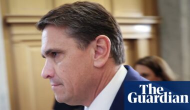 Judge reopens Trump’s IRS suit to examine $1.8bn settlement with justice department | Donald Trump