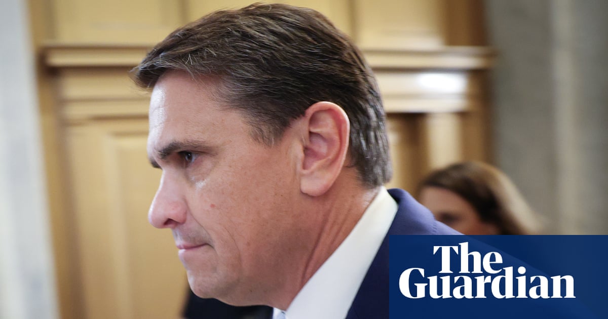 Judge reopens Trump’s IRS suit to examine $1.8bn settlement with justice department | Donald Trump