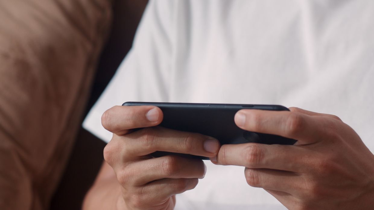 Experts: Games intentionally designed to trigger addictive behaviour