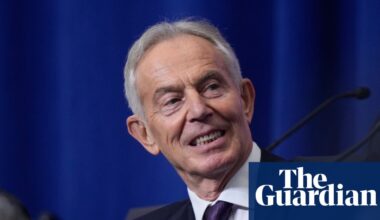 Tony Blair tells Starmer and rivals: abandon net zero and move closer to Trump | Labour