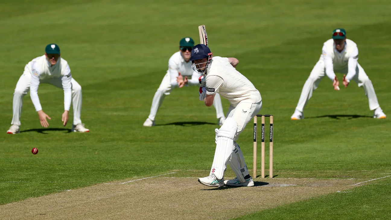 Zak Crawley struggles continue but Kent finally get a pizza the action