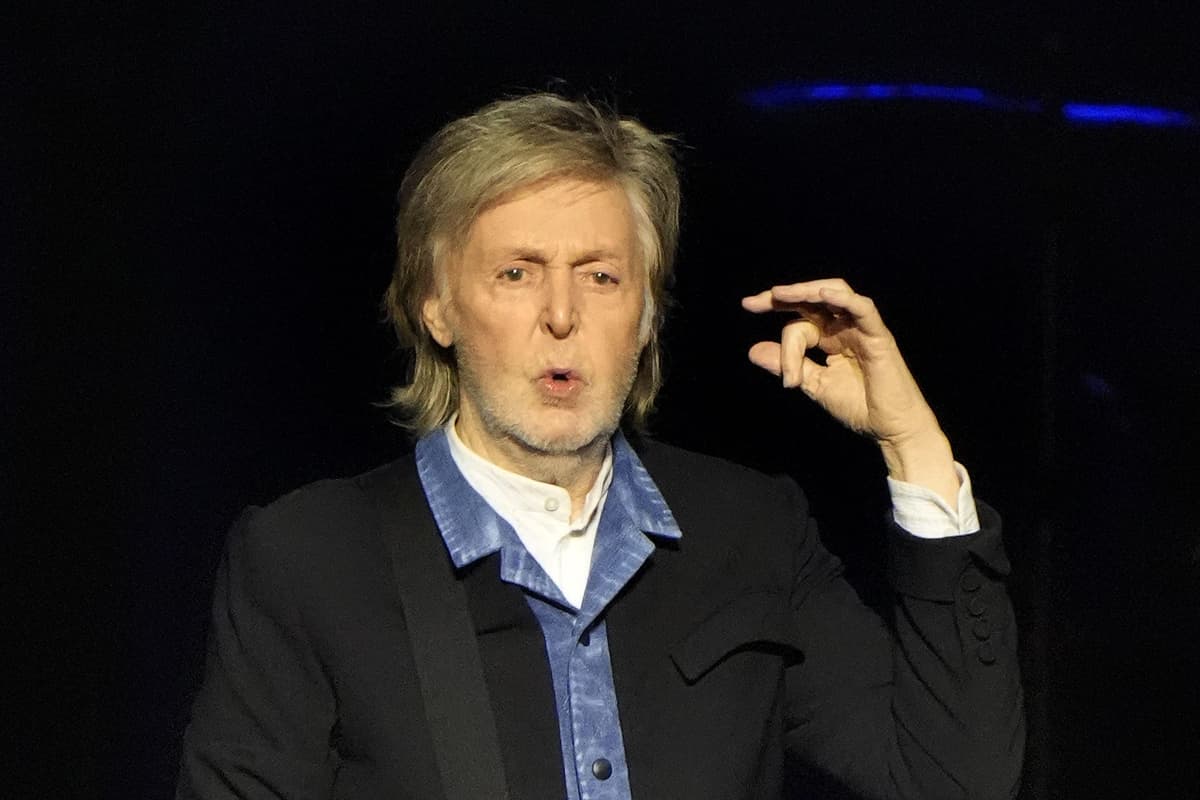 Paul McCartney says John Lennon was Beatles’ favourite on Chicken Shop Date - London Evening Standard
