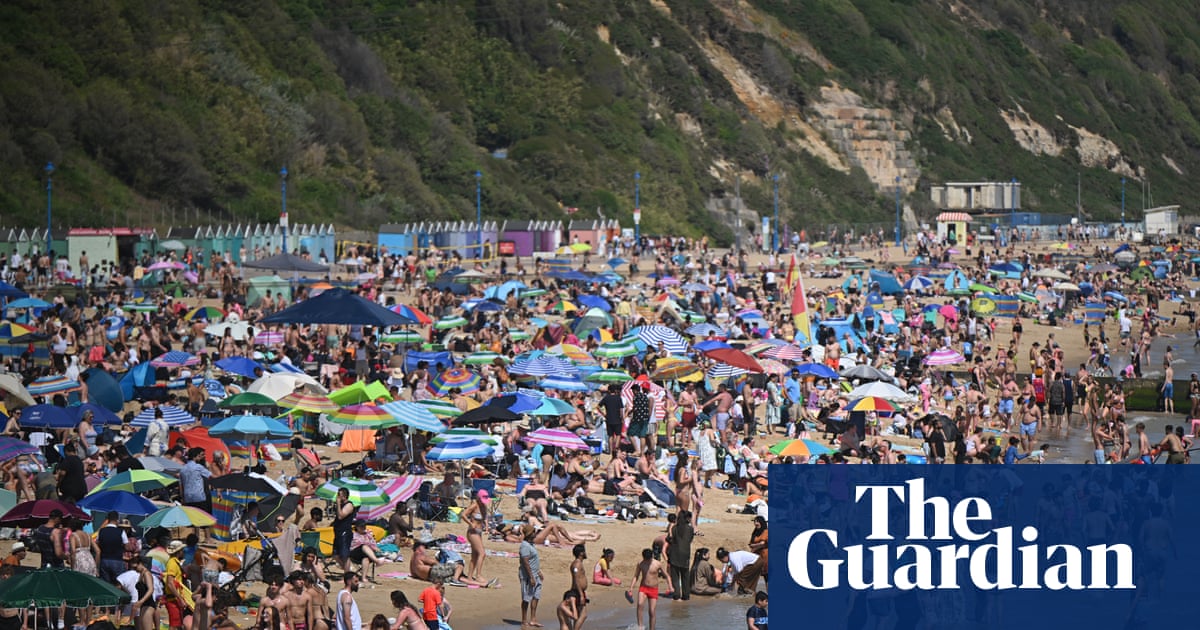 Water safety experts warn of dangers of outdoor swimming as heatwave grips UK | Extreme heat