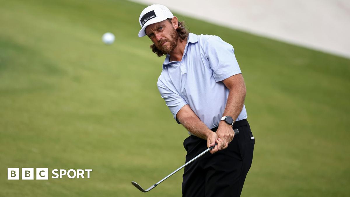 Tommy Fleetwood playing a chip shot