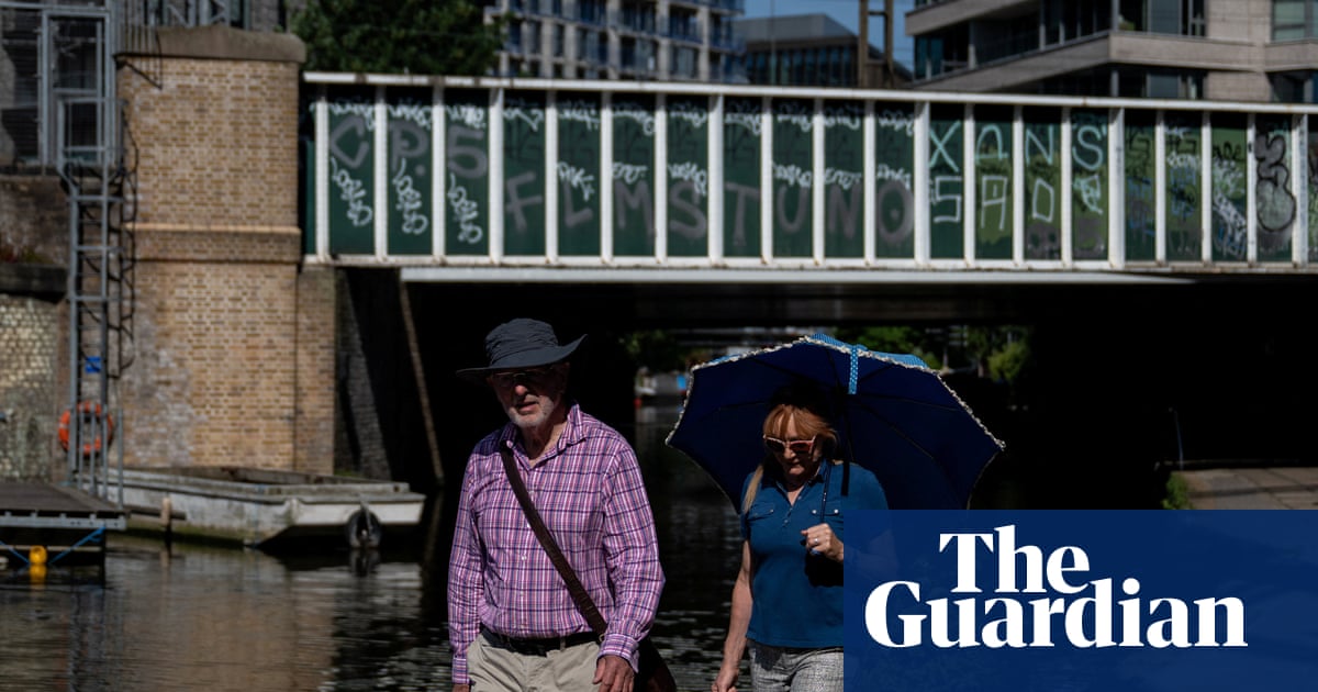Health alerts for bank holiday weekend as record May heat forecast in UK | UK weather