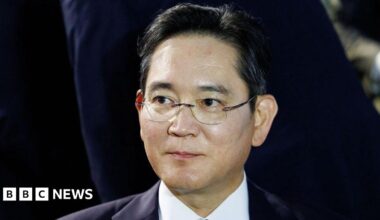 A close up shot of Lee Jae-yong, executive chairman of Samsung Electronics, glancing to his right