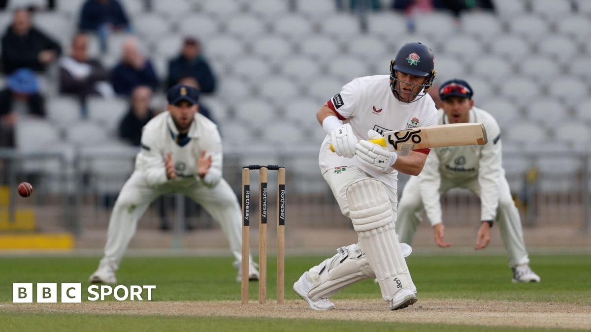 Marcus Harris clips the ball square on the on side and begins to run, wearing blue helmet with red rose emblem. Two opposition fielders are seen fielding in the slips behind him