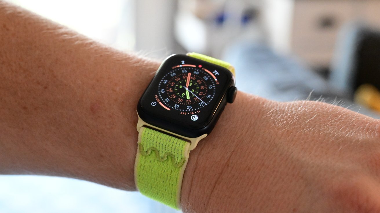 Apple Watch won't be getting onboard Touch ID anytime soon