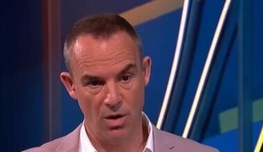 Martin Lewis issues flights warning to holidaymakers - Jet2, EasyJet, Ryanair affected | Personal Finance | Finance