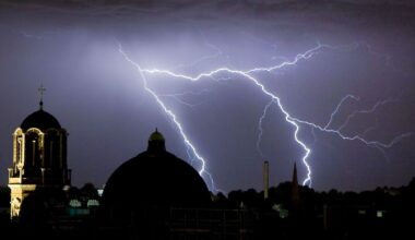Met Office advice to 'unplug appliances' as 9 counties face thunderstorm risk | Weather | News