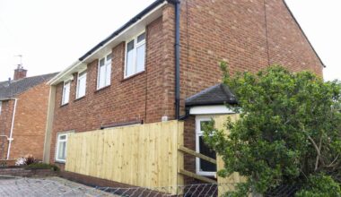 Baffled Bristol neighbours mock 'ridiculous' fence across living room window | UK | News