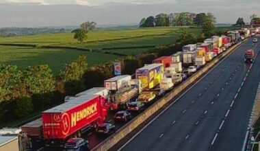 UK motorway crash leads to massive queues for drivers ahead of rush hour | UK | News