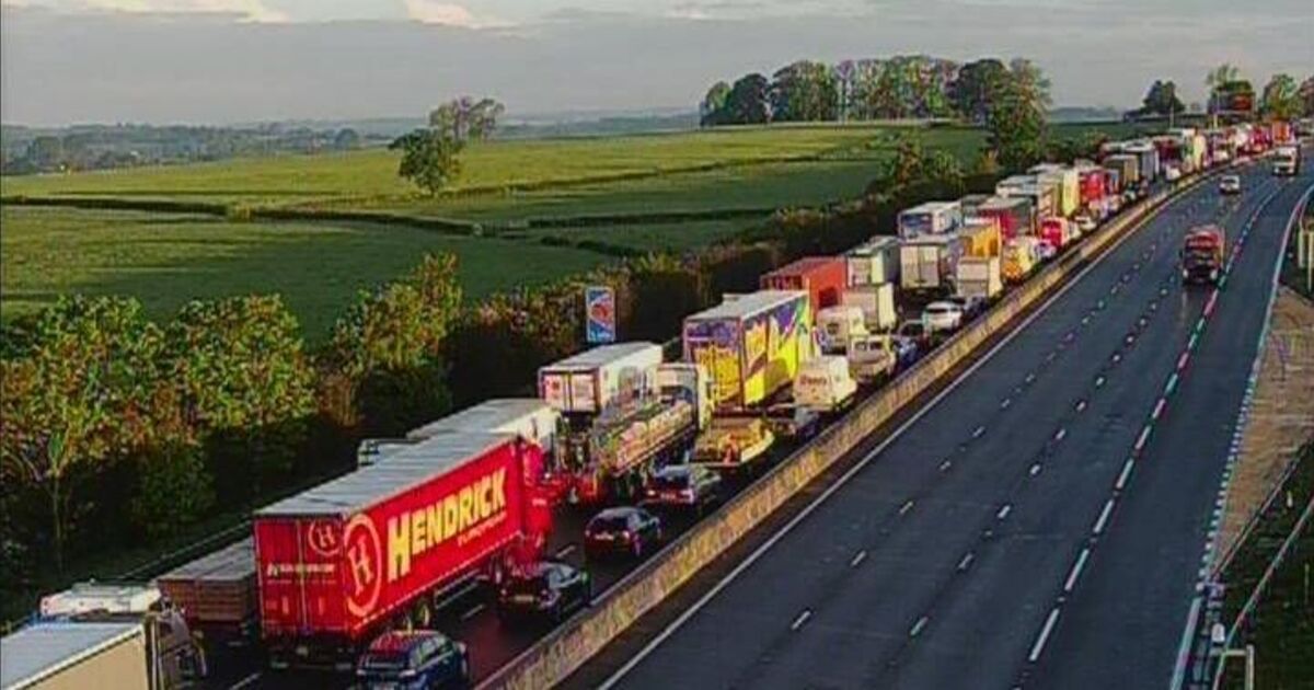 UK motorway crash leads to massive queues for drivers ahead of rush hour | UK | News