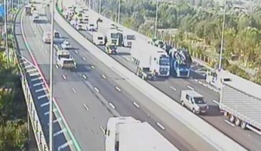 M25 traffic LIVE: Motorway closed near Romford, Essex after horror crash near Junction 27 | UK | News