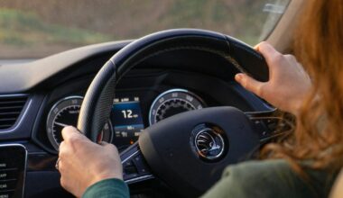 Your Driving Style Could Predict Risk Of Dementia. Here Are The Early Signs