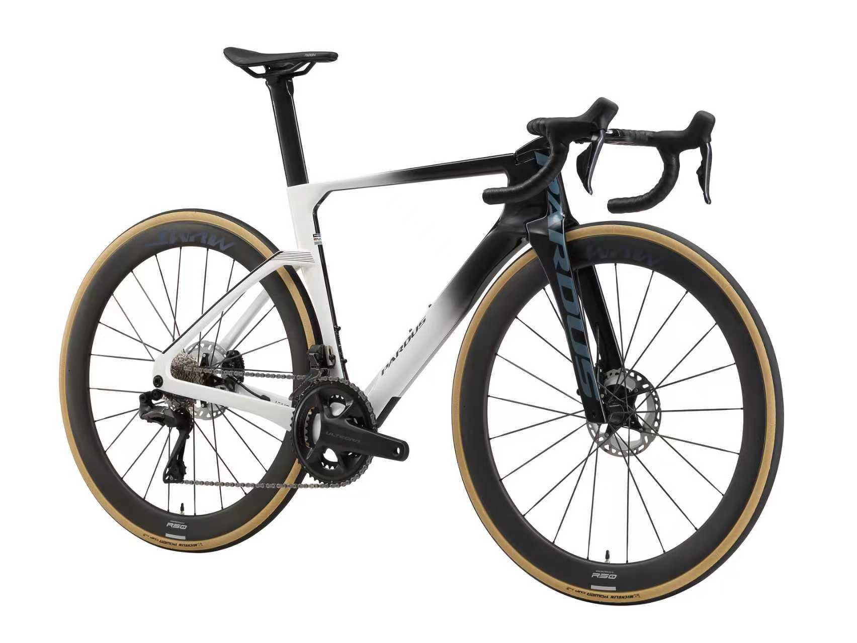 Pardus aero bike in studio
