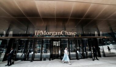 JPMorgan rolls out AI tools in investment banking globally, senior banker says