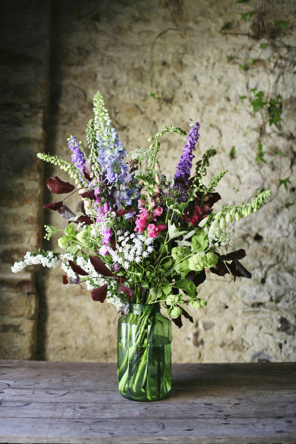 Bouquet vibrant bouquet of flowers in pinks and purples